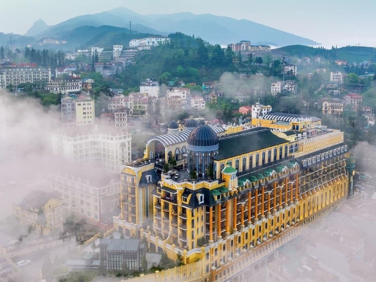 Hotel de la Coupole – MGallery, biểu tượng kiến trúc Pháp giữa lòng Sa Pa, nơi trải nghiệm nghỉ dưỡng xa hoa hòa cùng mây núi.