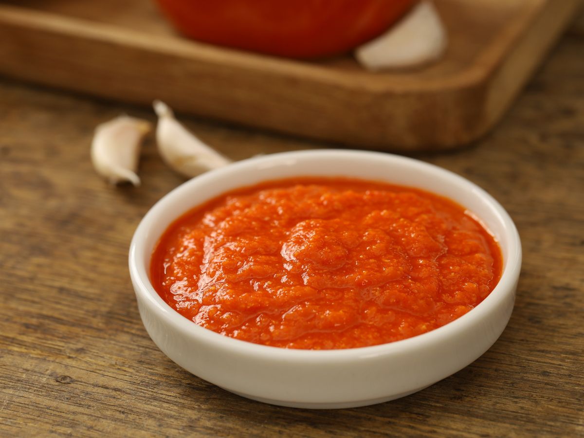 Tương ớt Mường Khương là món quà tặng đặc sản Sa Pa.