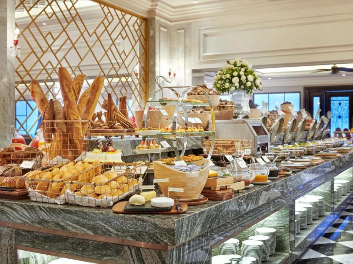 Nhà hàng Ẩm thực Tây Bắc và Á Âu tinh tế.