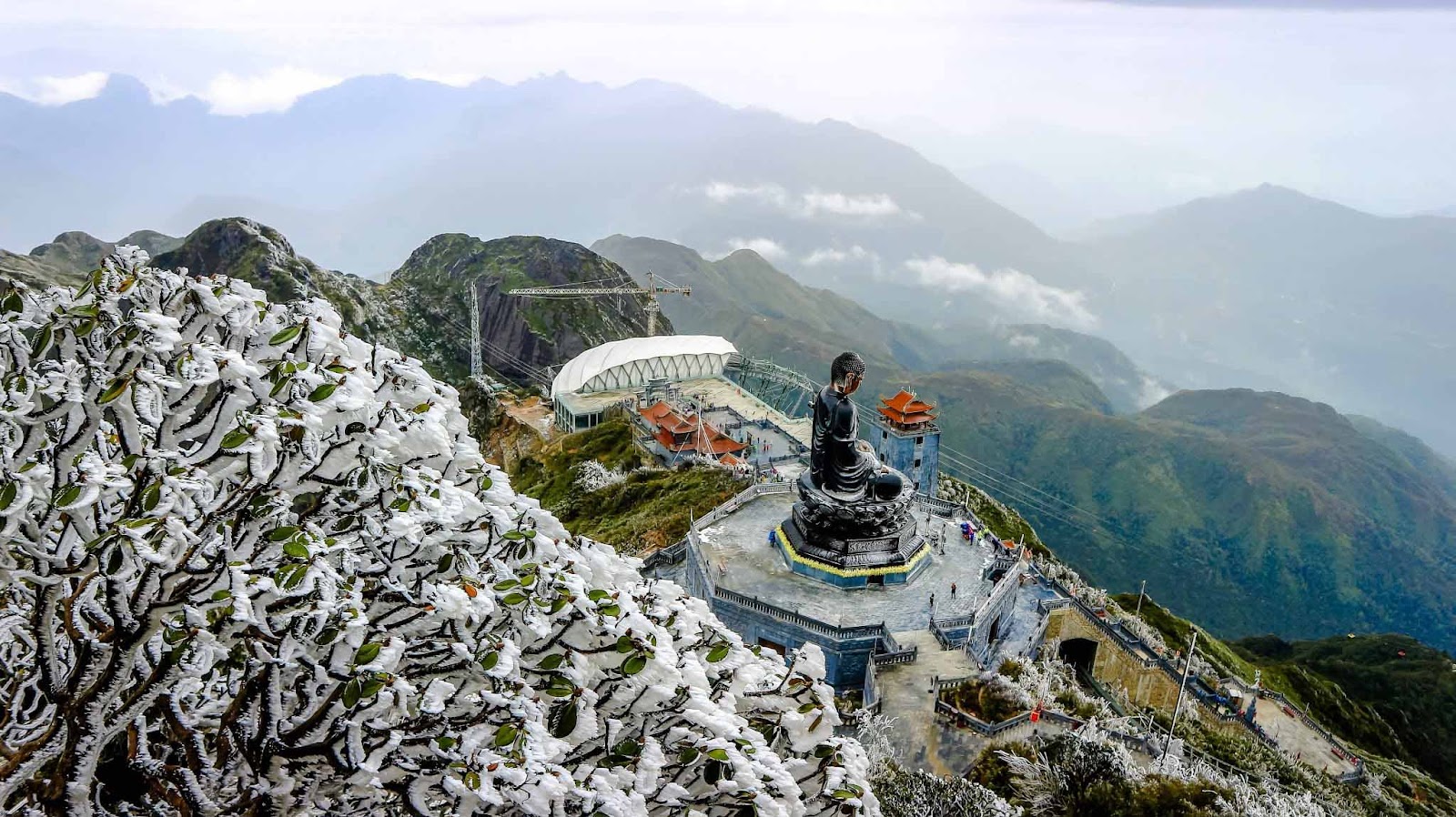 Đại tượng Phật A Di Đà uy nghi giữa núi rừng Hoàng Liên Sơn