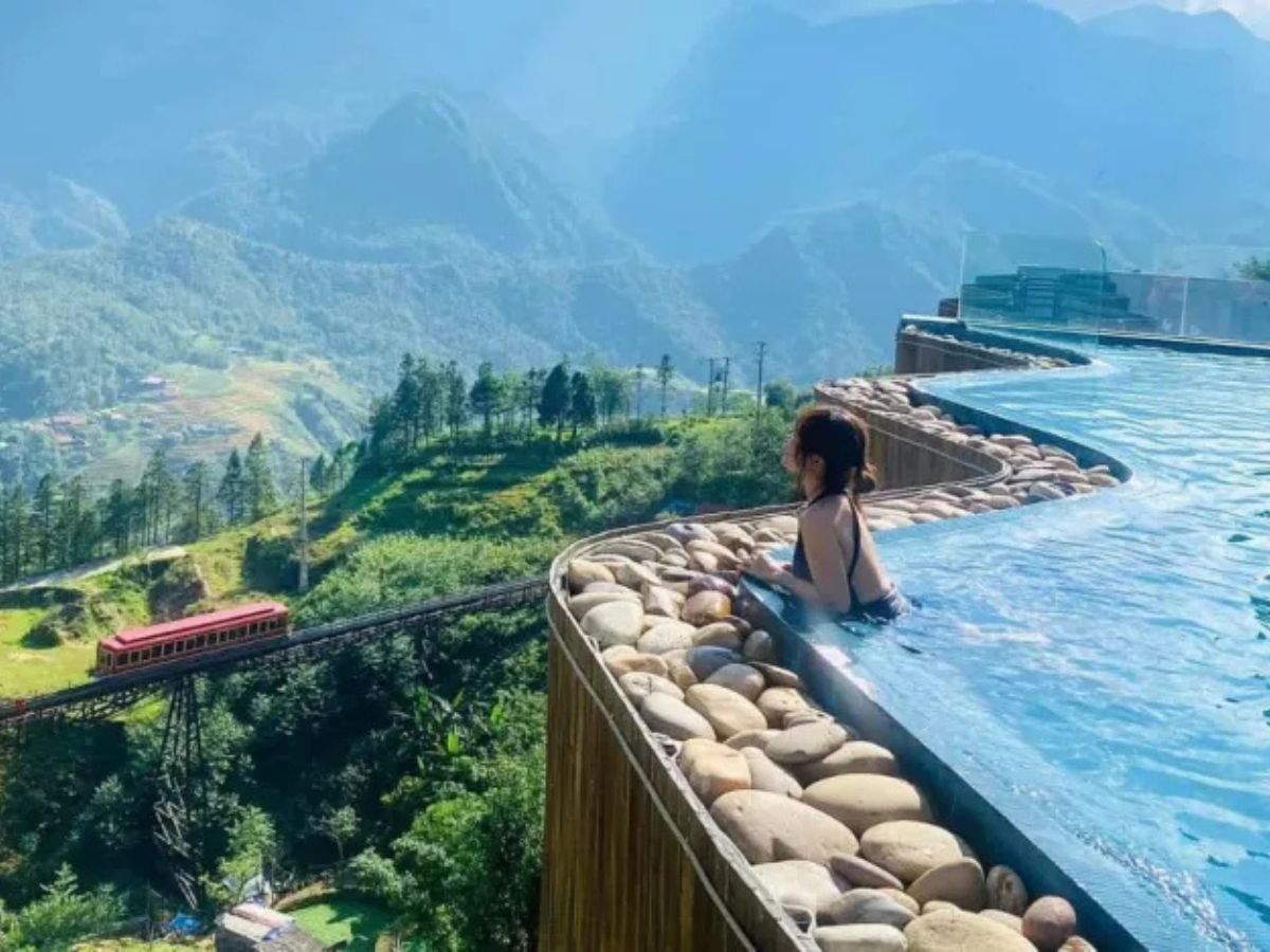 Trải nghiệm hồ bơi vô cực đáng nhớ giữa núi rừng Sa Pa.