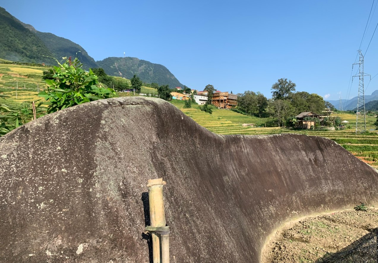 Bãi đá cổ Sa Pa lưu giữ các vết tích bí ẩn về nền văn minh cổ đại.