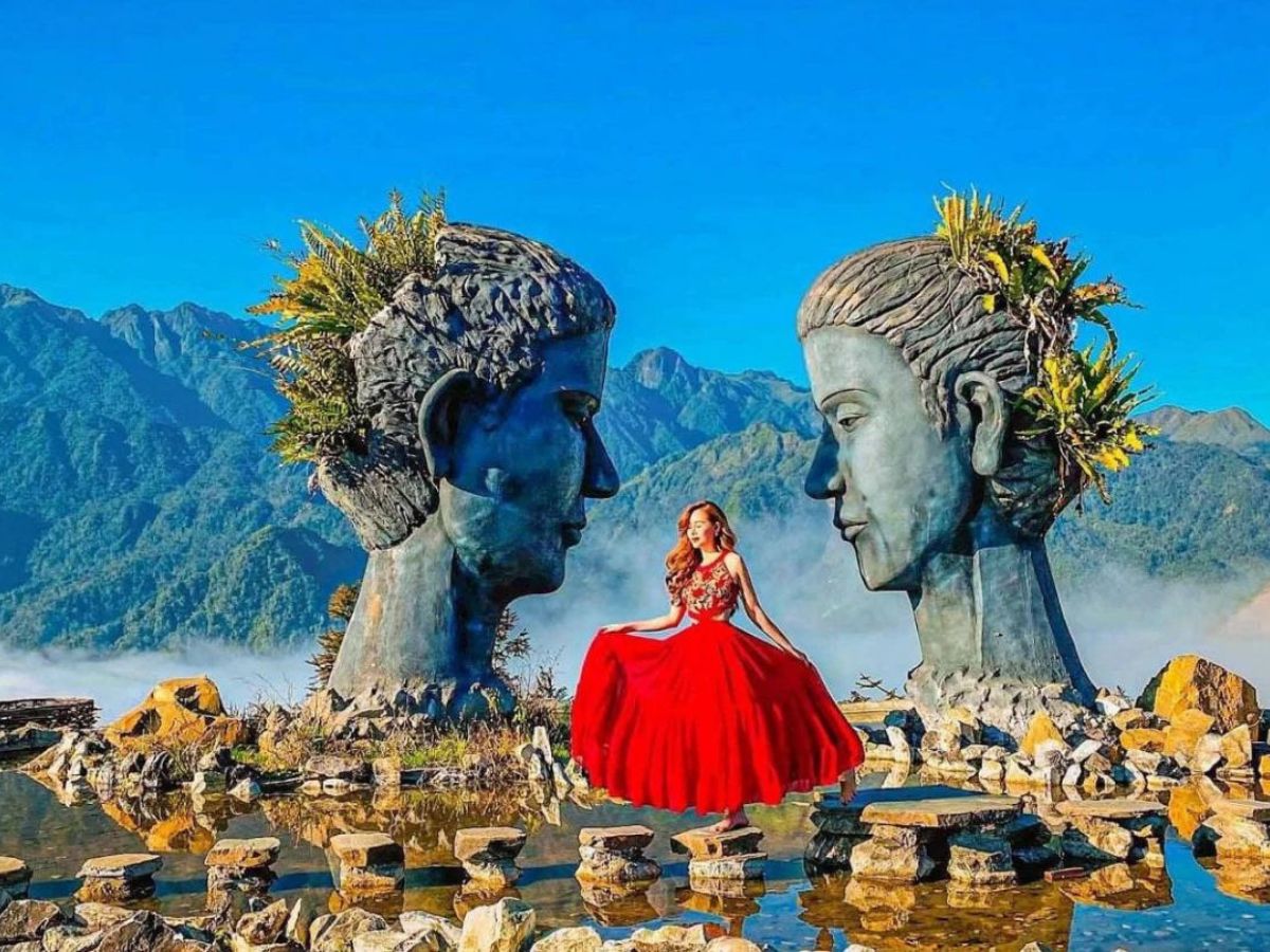 Không gian nghệ thuật giữa núi rừng hùng vĩ, nơi du khách thư giãn tuyệt vời.