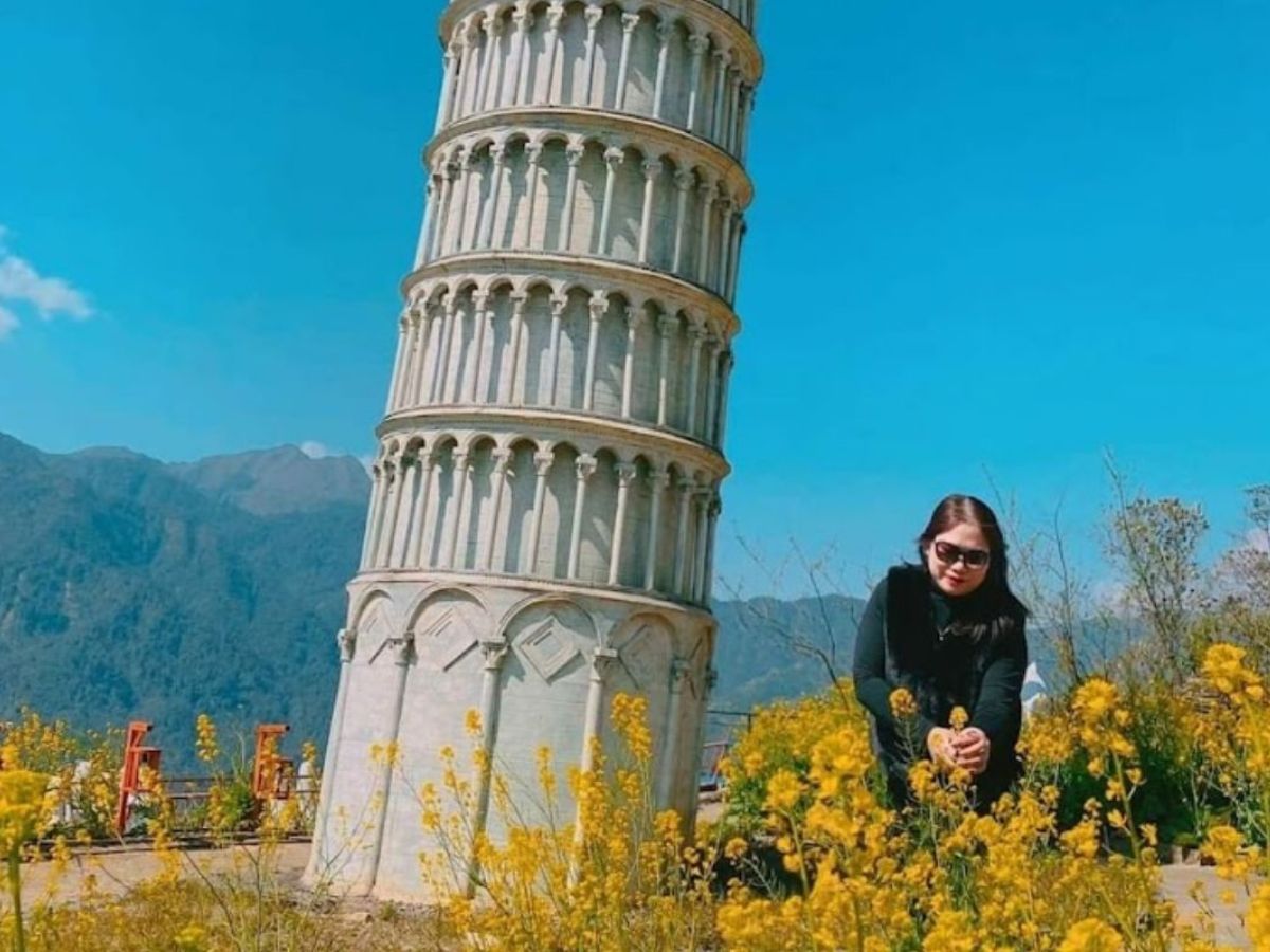 Check-in cùng tháp nghiêng ấn tượng tại Pơ Mu Sapa. 