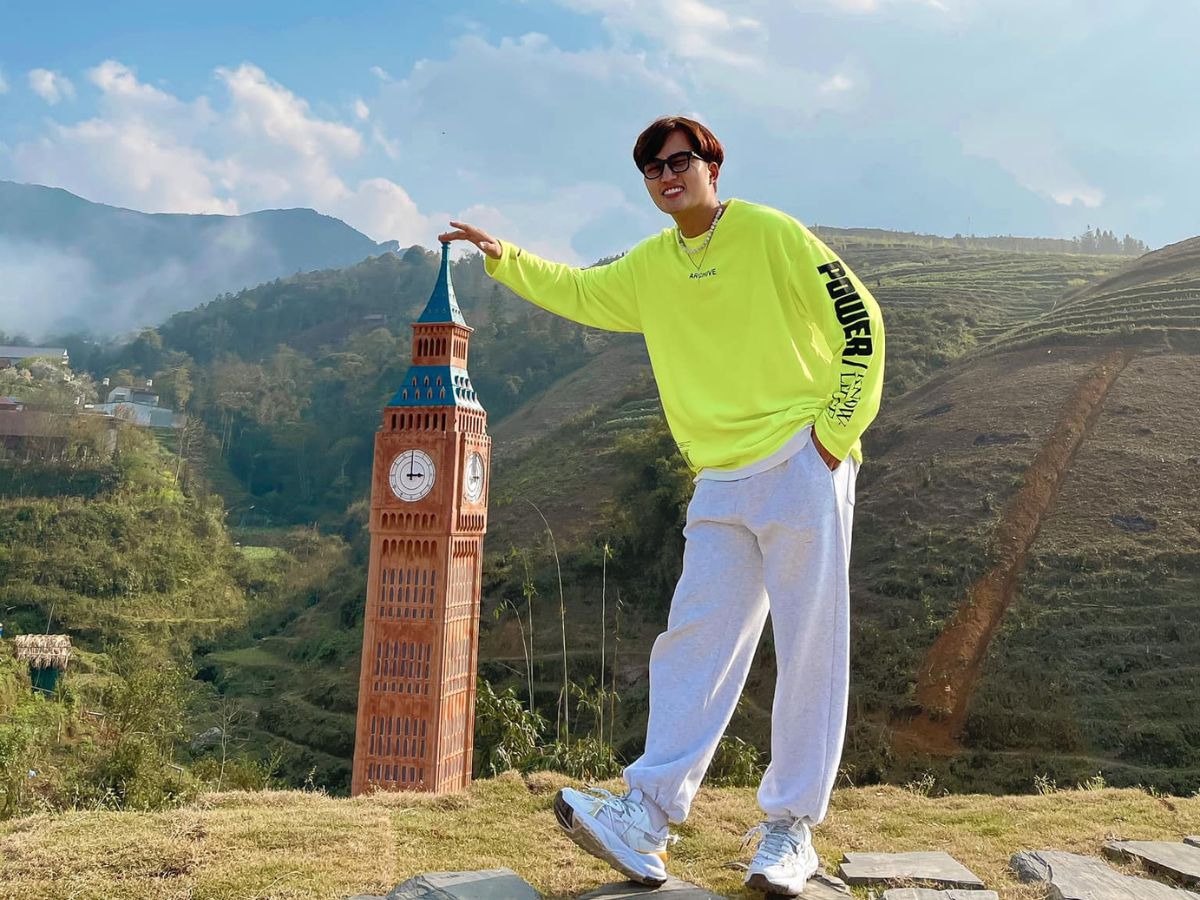 Chụp hình độc đáo và tận hưởng văn hóa quốc tế trong khung cảnh Tây Bắc.