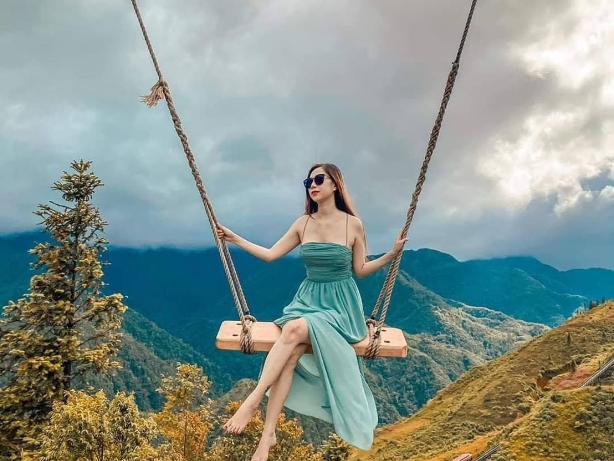 View núi rừng hùng vĩ, không gian thơ mộng để thư giãn