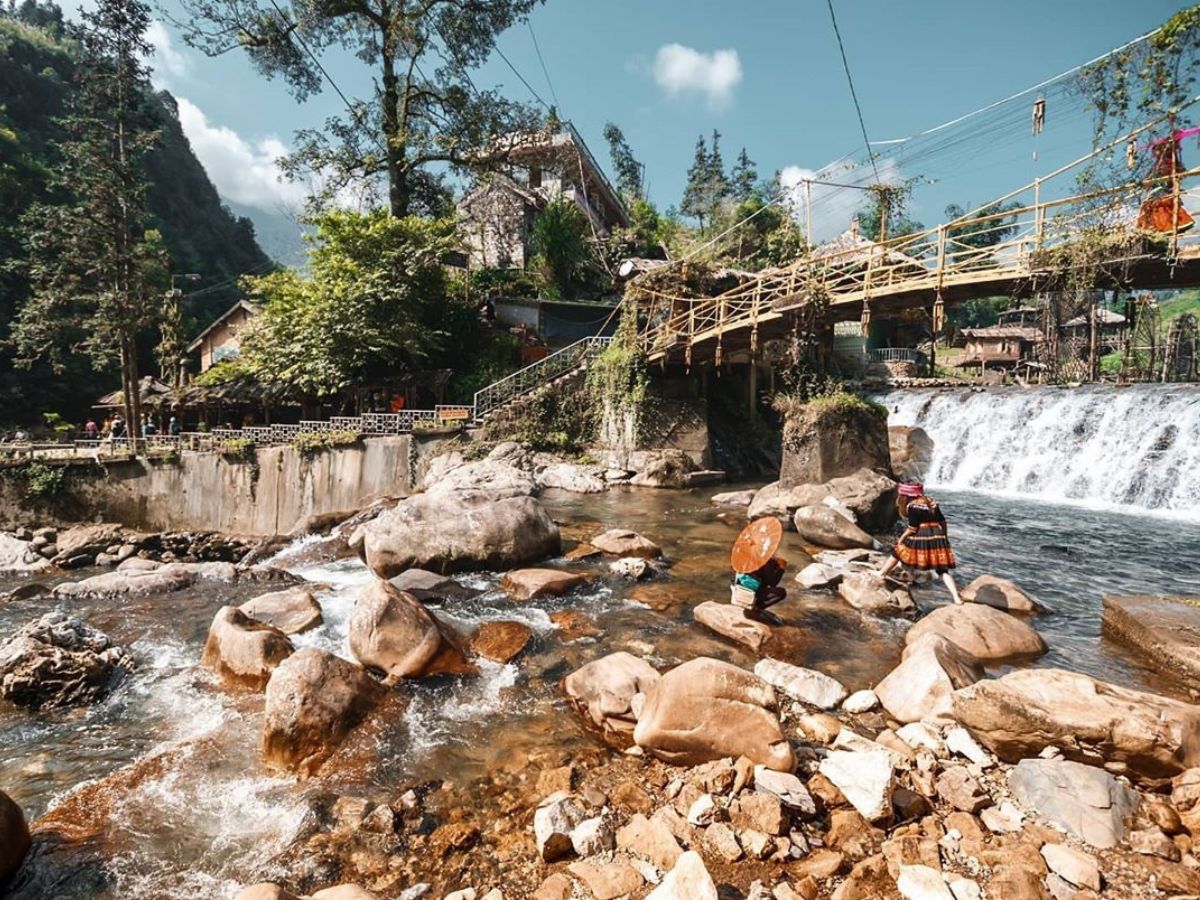 Núi non hùng vĩ, suối trong xanh, nhà sàn H’Mông, trải nghiệm thác dễ dàng bằng nhiều phương tiện.