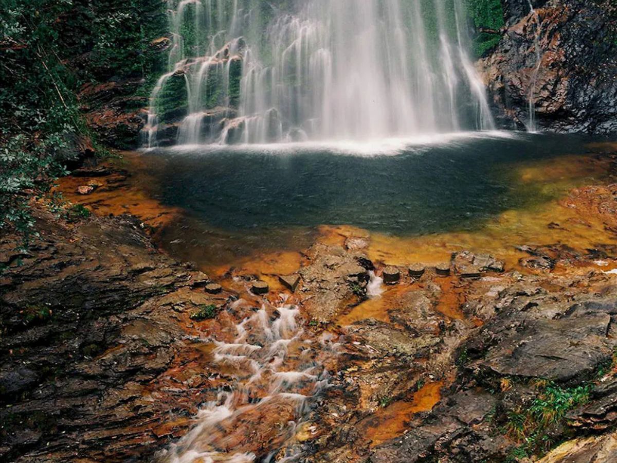 Thiên nhiên hùng vĩ, đậm chất lãng mạn khiến lòng người say mê.