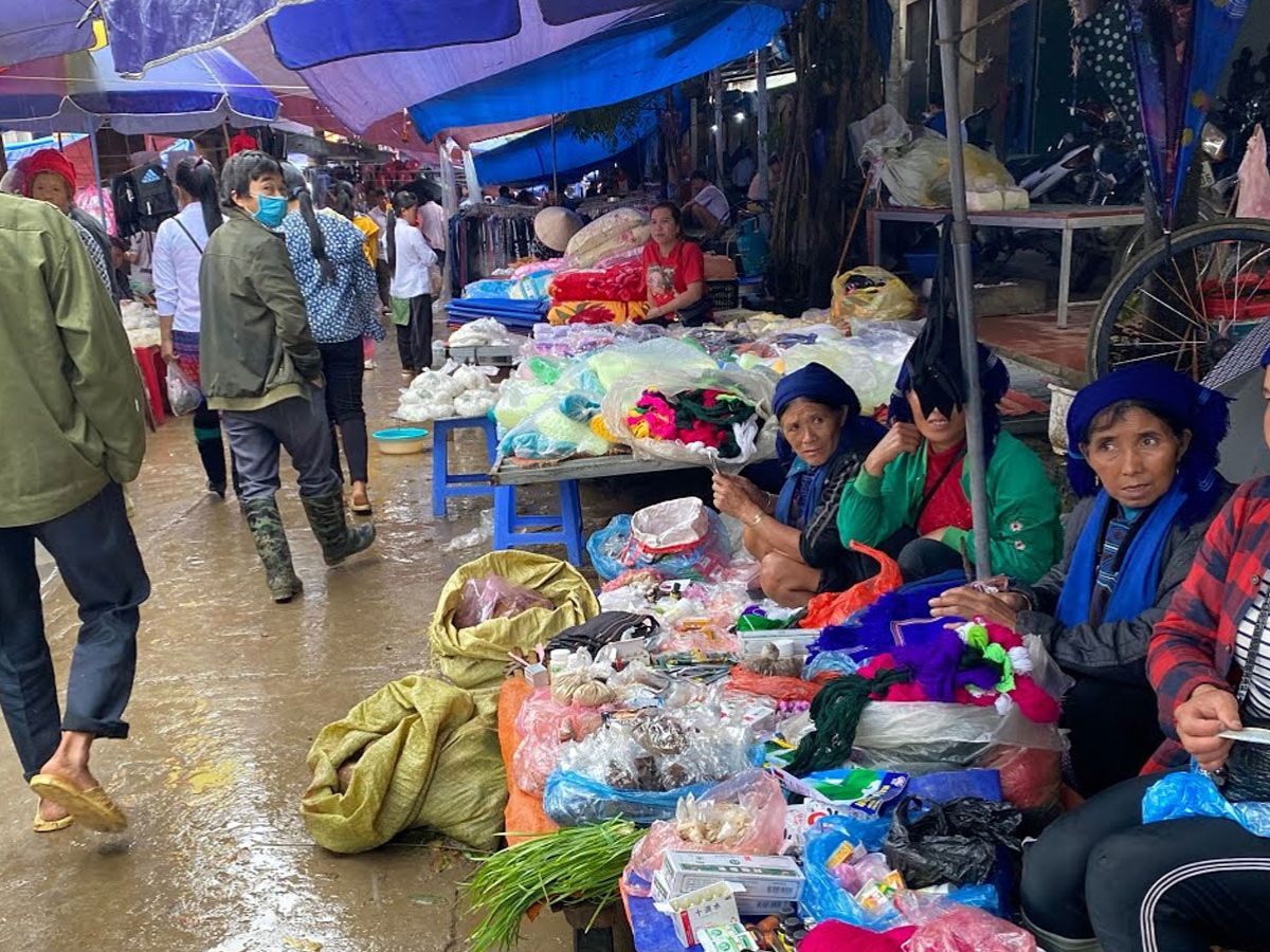 Những mặt hàng đặc sắc, mang đậm bản sắc vùng cao tại chợ Mường Hum
