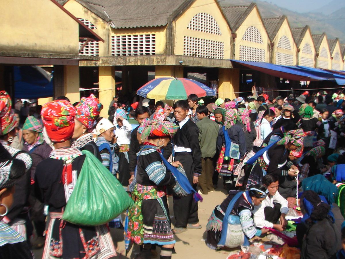 Không khí nhộn nhịp, sản phẩm đặc trưng vùng cao và trải nghiệm văn hóa độc đáo