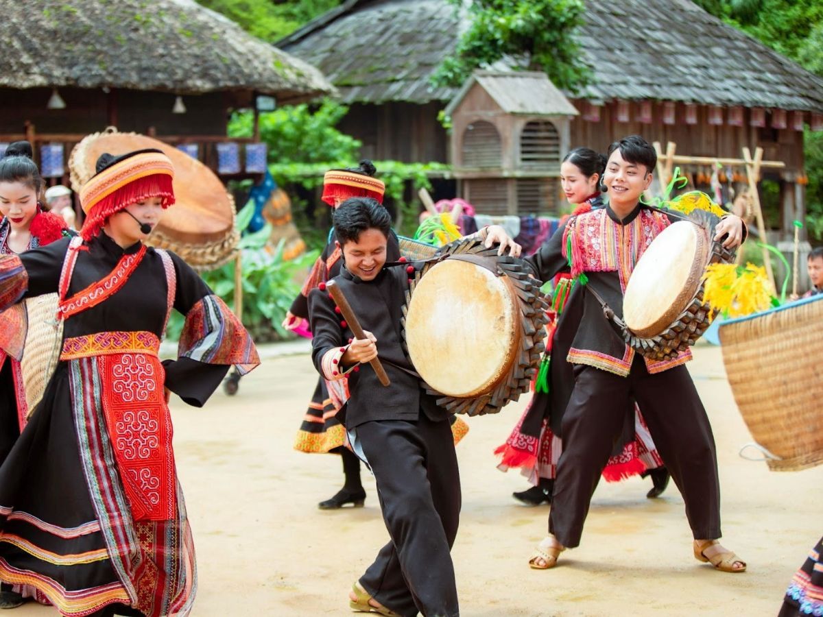 Bản Mây mang đến cho du khách những trải nghiệm văn hoá độc đáo của người vùng cao