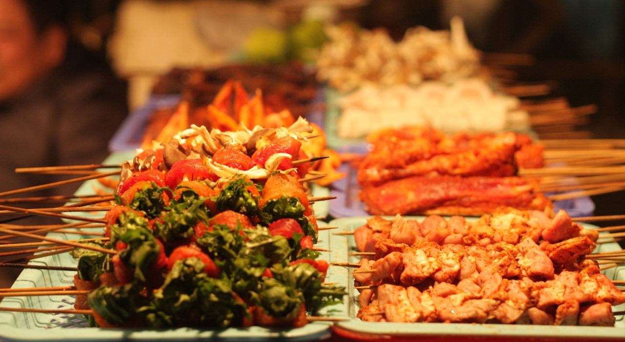 Đồ nướng Sa Pa rất đa dạng, từ thịt lợn bản xiên, ba chỉ nướng đến các loại rau bản.