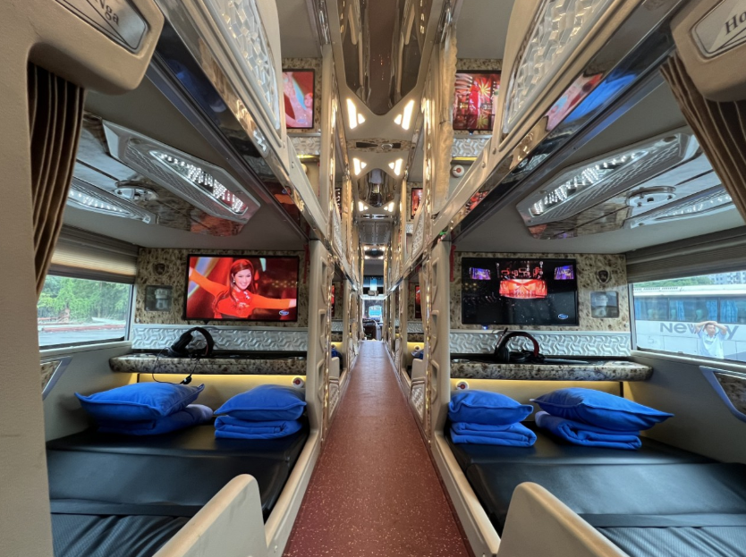 Xe khách và xe limousine là lựa chọn được nhiều du khách ưu tiên khi đi Sa Pa dịp Tết.