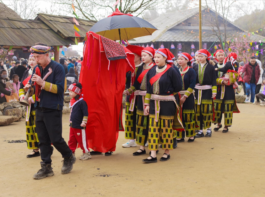Lễ hội Pút Tồng (Tết Nhảy) là lễ hội truyền thống mang ý nghĩa cầu may mắn và sự bình an trong năm mới của người Dao Đỏ.