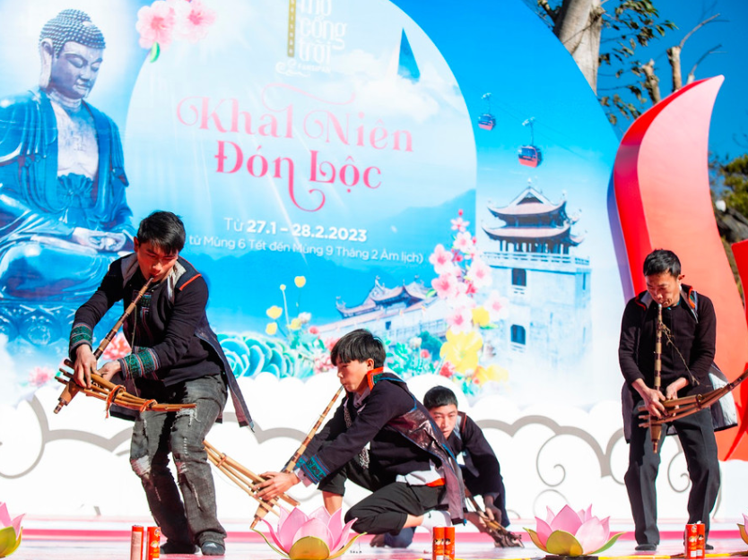 Lễ hội khèn hoa bắt nguồn từ múa khèn - Nét văn hóa độc đáo, được xem là linh hồn, nguồn cội văn hóa của người H'Mông.