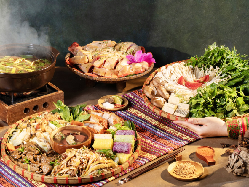 Không khí Tết tại Fansipan trở nên ấm áp hơn bao giờ hết với các món ăn Tây Bắc.