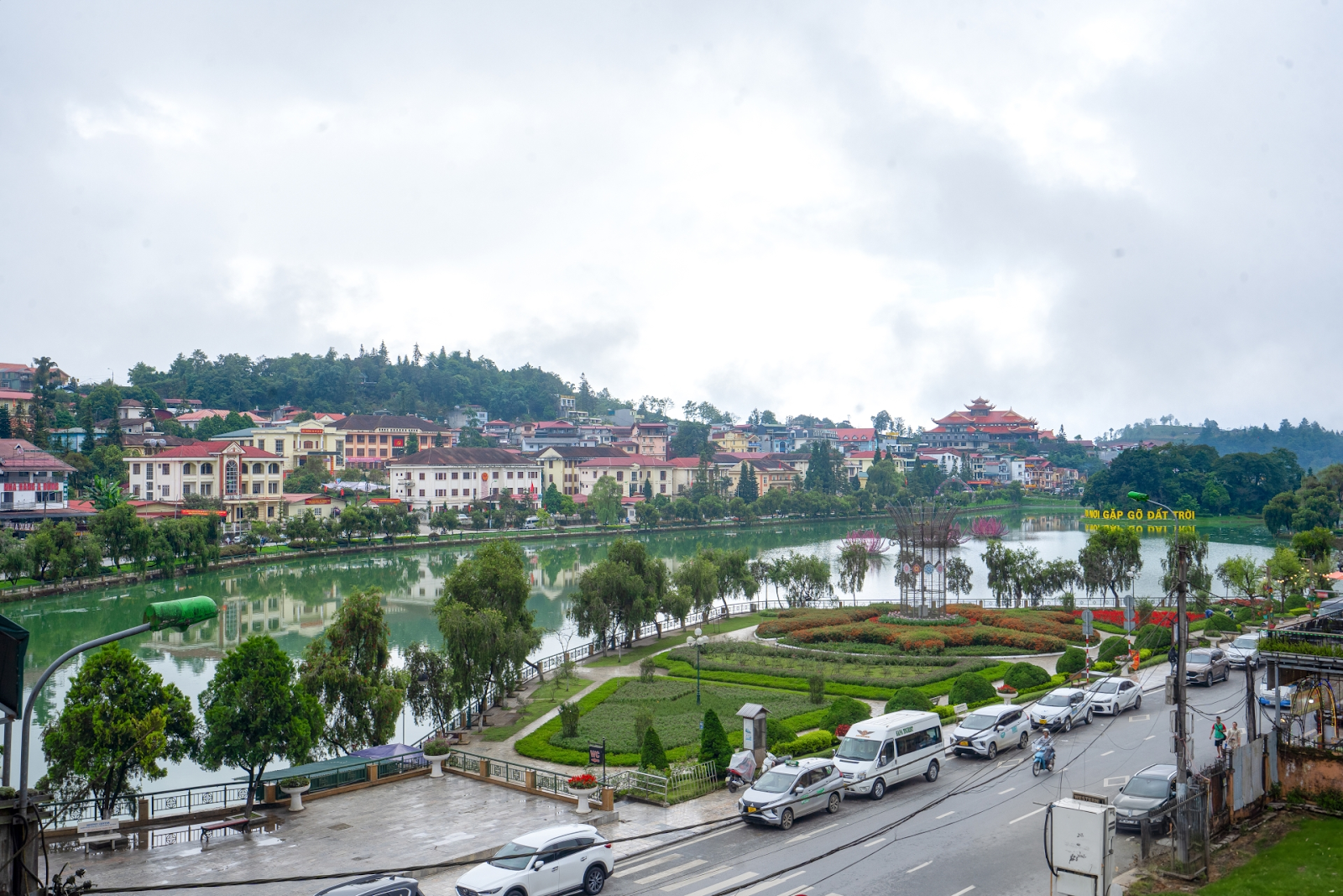 Canvas Sapa Legend Hotel mang tới tầm nhìn ngay ngoài Hồ Xuân Viên