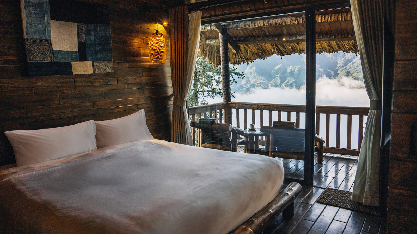 Sa Pa Jade Hill Resort & Spa giới thiệu 100% các căn bungalow đón ánh sáng tự nhiên qua hệ cửa kính rộng mở.