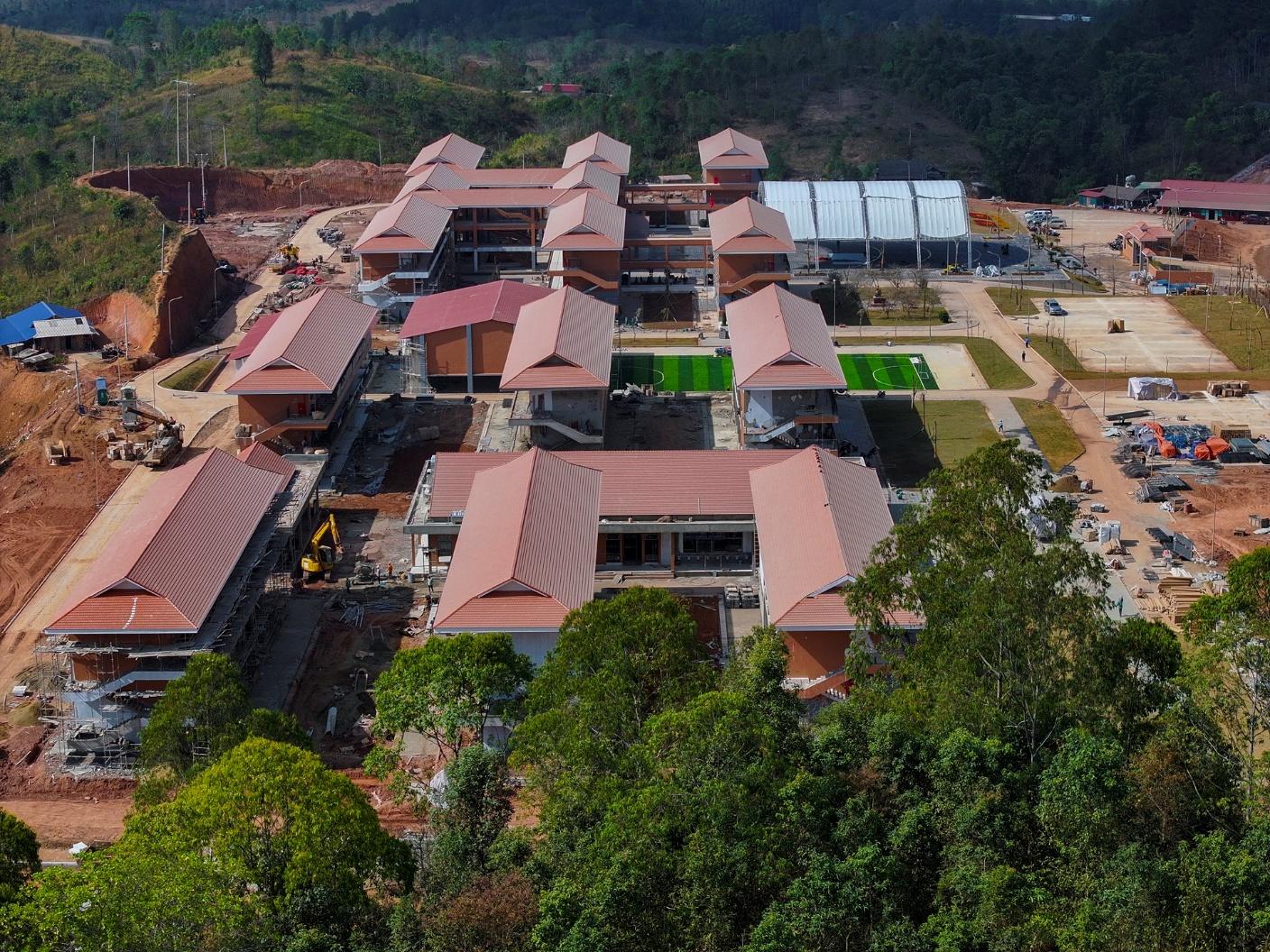 Sắp khánh thành trường học liên cấp hiện đại bậc nhất vùng biên giới Điện Biên