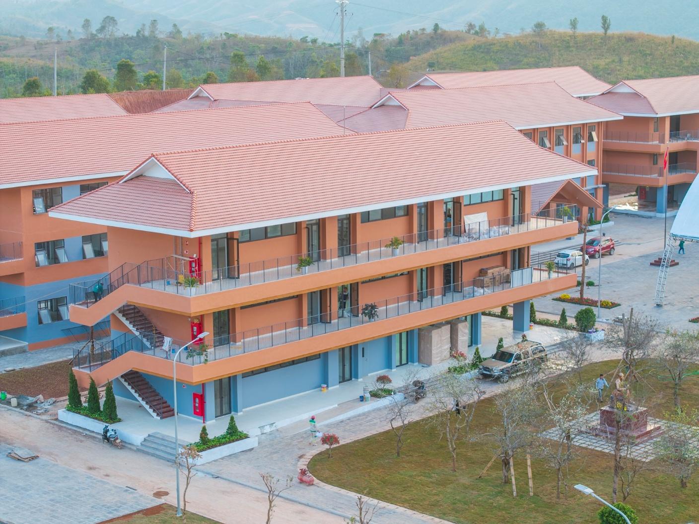 Sắp khánh thành trường học liên cấp hiện đại bậc nhất vùng biên giới Điện Biên