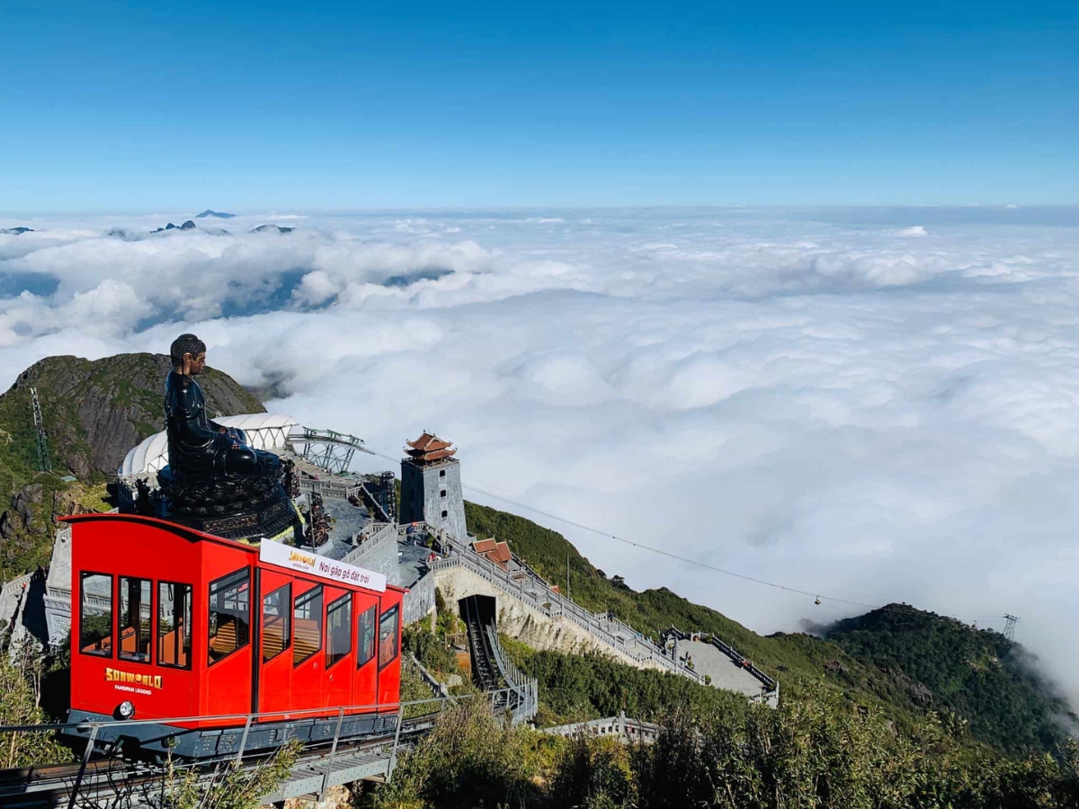 Ngắm nhìn thiên nhiên kỳ vĩ từ ga Trúc Mây (Nguồn: Sưu tầm)