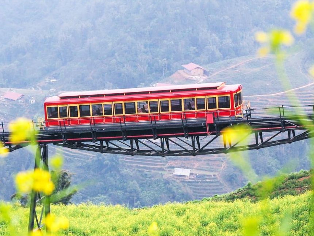Tàu hỏa leo núi Mường Hoa (Nguồn: Sưu tầm)