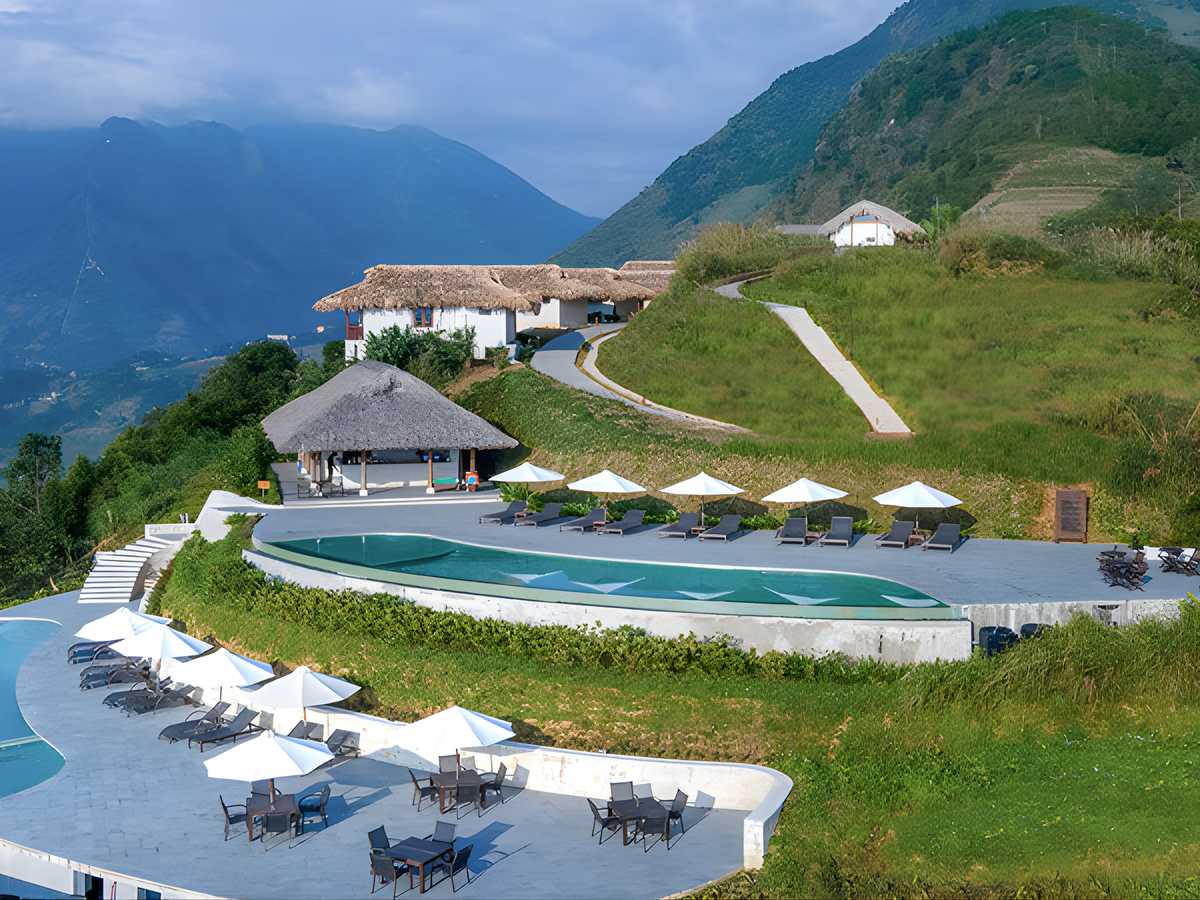 Lưu trú gần trung tâm sẽ dễ dàng di chuyển thuận tiện đến các điểm tham quan như nhà thờ đá, quảng trường trung tâm, chợ đêm,… 