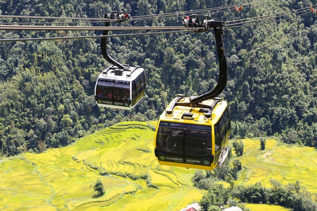 Hệ thống cáp treo hiện đại giúp du khách chinh phục đỉnh Fansipan dễ dàng hơn