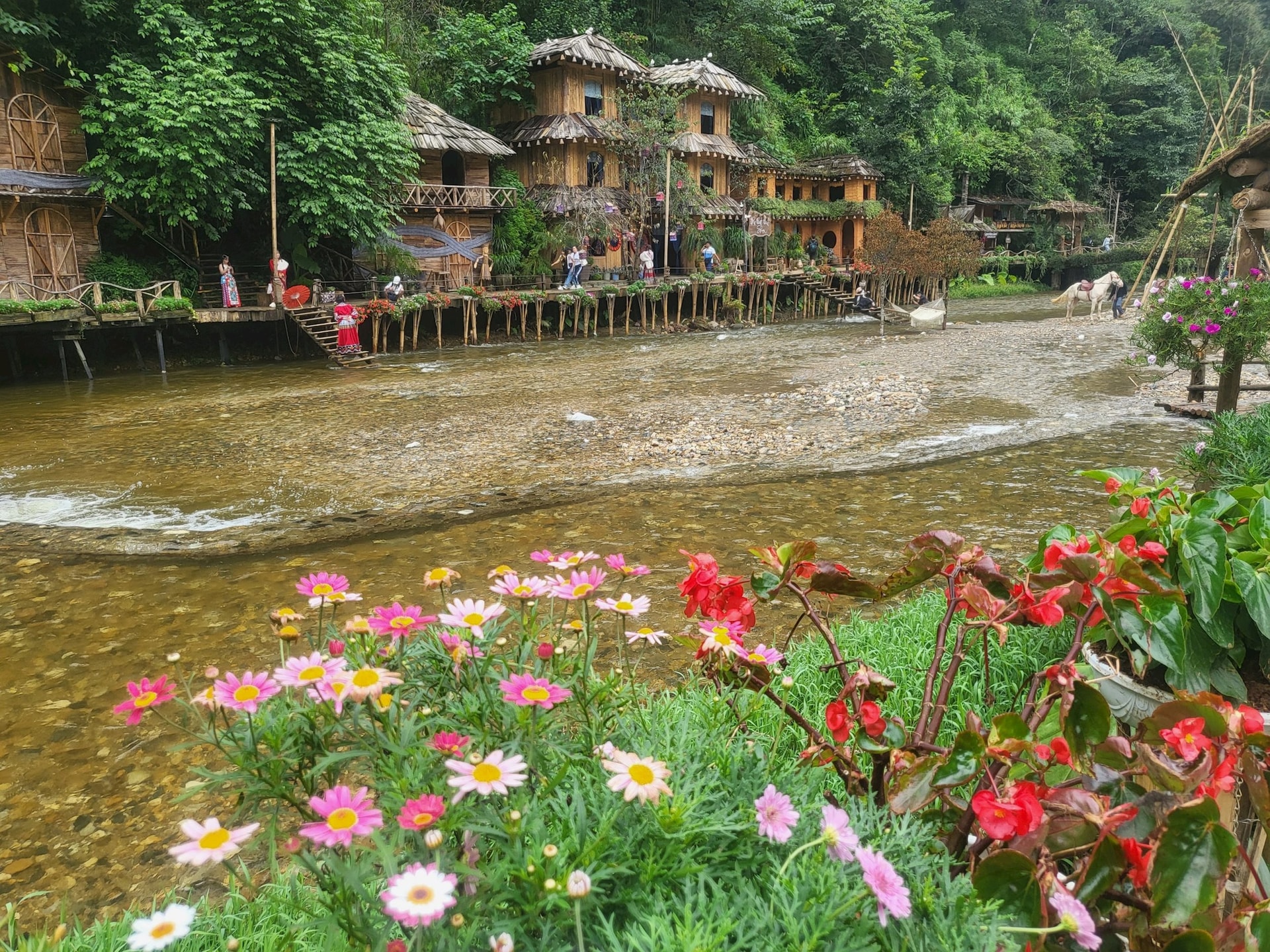 Khung cảnh yên bình tại bản Cát Cát.
