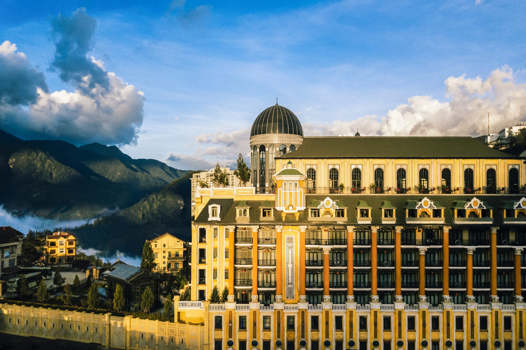 Hotel de la Coupole – MGallery là khách sạn 5 sao tọa lạc tại trung tâm Sa Pa.