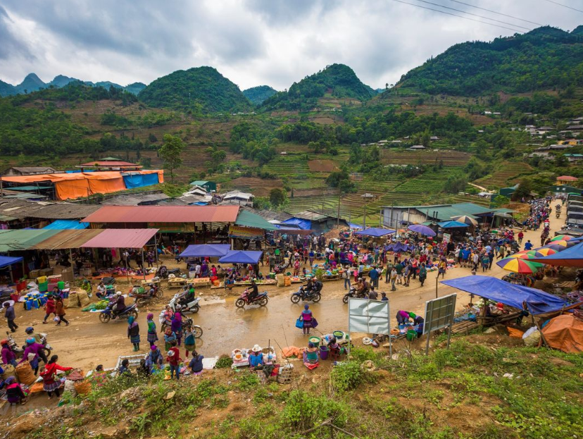 Chợ phiên Sa Pa chính là nơi hội tụ văn hóa của người đồng bào dân tộc nơi đây. 