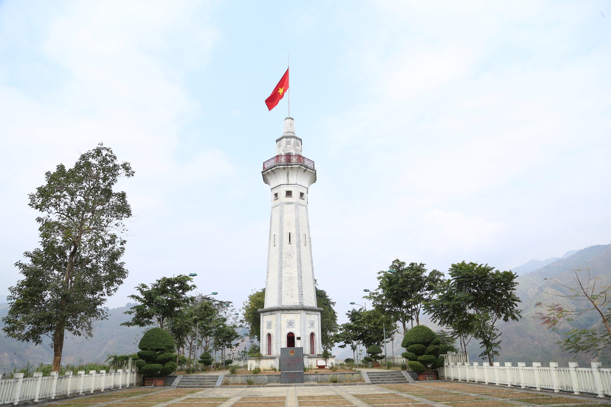 Cột cờ Lũng Pô là công trình thiêng liêng về chủ quyền quốc gia 