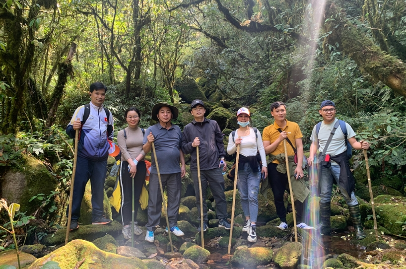Trekker nên rèn luyện sức khoẻ và chuẩn bị đồ dùng kỹ càng để có thể chinh phục trọn vẹn đỉnh Putaleng