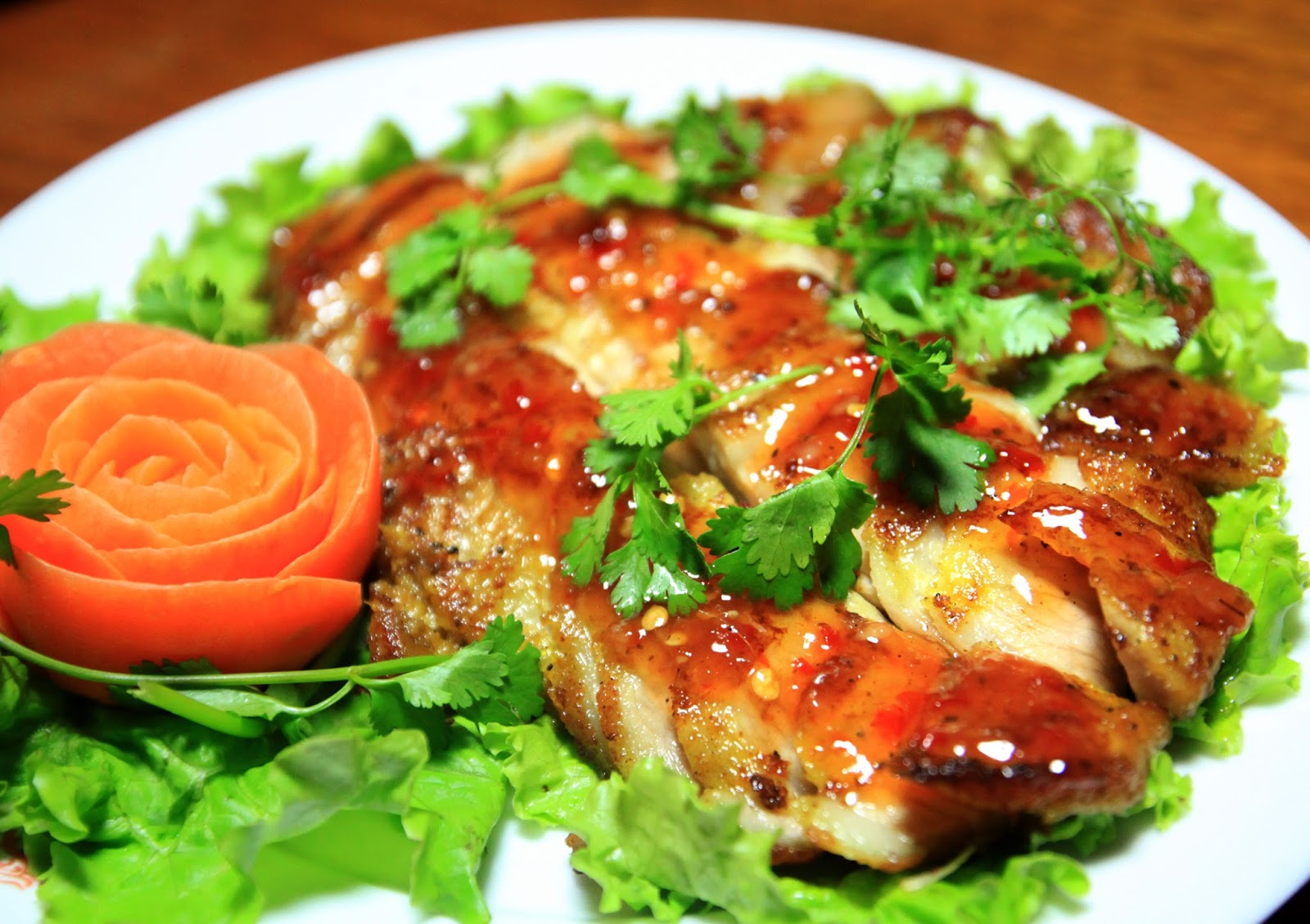 Thịt lợn cắp nách là món ăn đặc sản của Sa Pa được nhiều du khách yêu thích