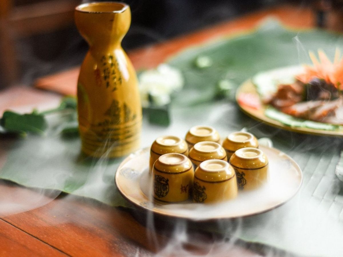 Ẩm thực truyền thống được chế biến đậm đà và tinh tế.