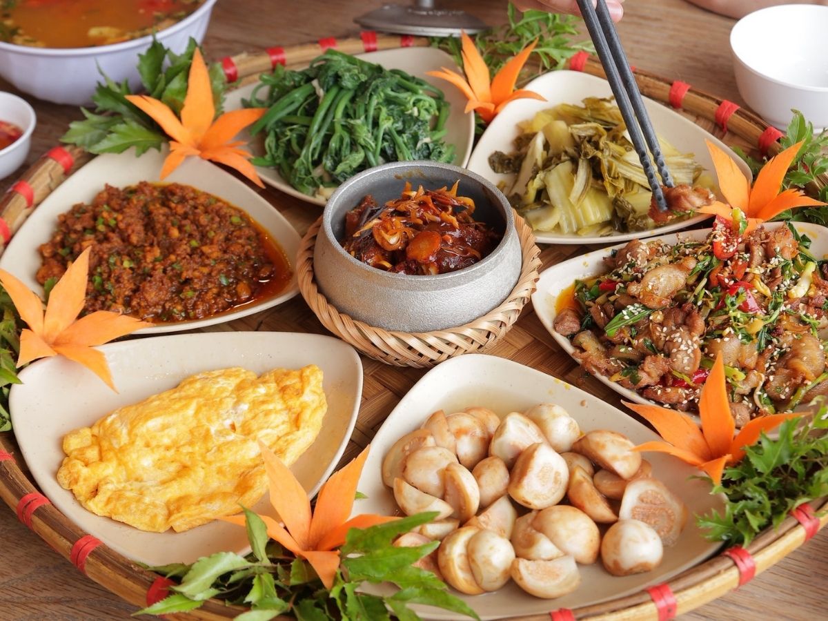 Thực đơn đa dạng mang đến trải nghiệm ẩm thực bản địa trọn vị.