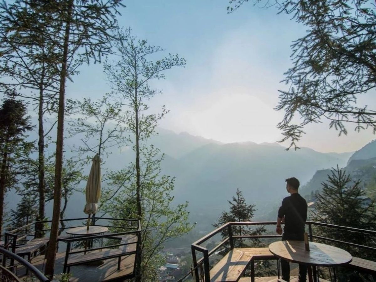The Coong Cafe and Homestay Sapa mang đến không gian yên bình giữa núi rừng.