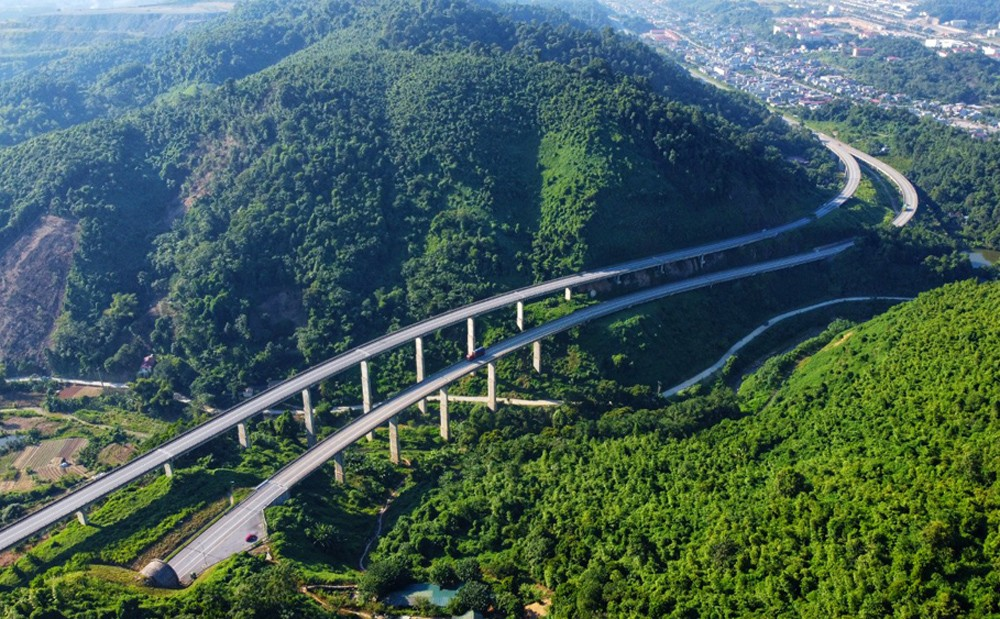 Chuyến đi từ Hà Nội - Sa Pa được rút ngắn thời gian một phần nhờ Cao tốc Nội Bài - Lào Cai.