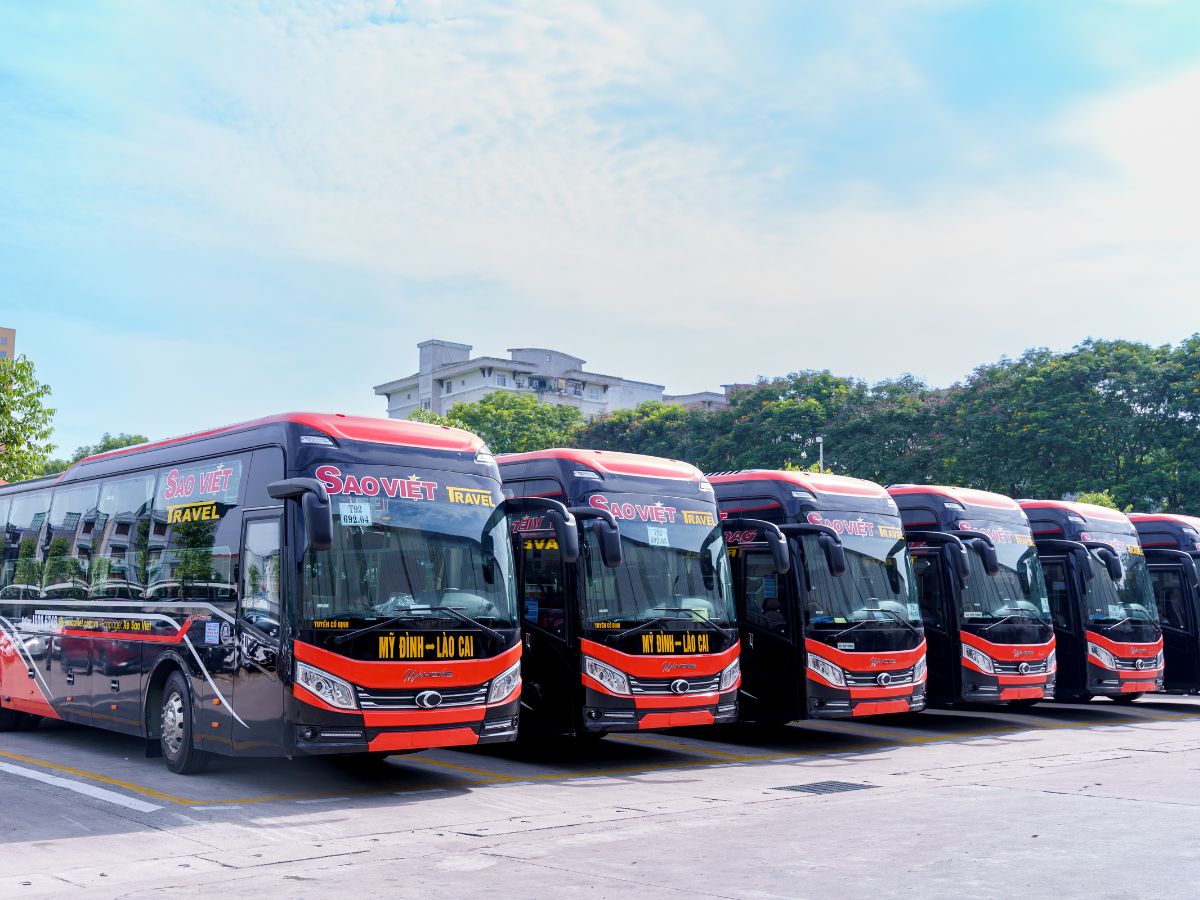 Xe khách từ Hà Nội đi Sa Pa thuận tiện và dễ lựa chọn.