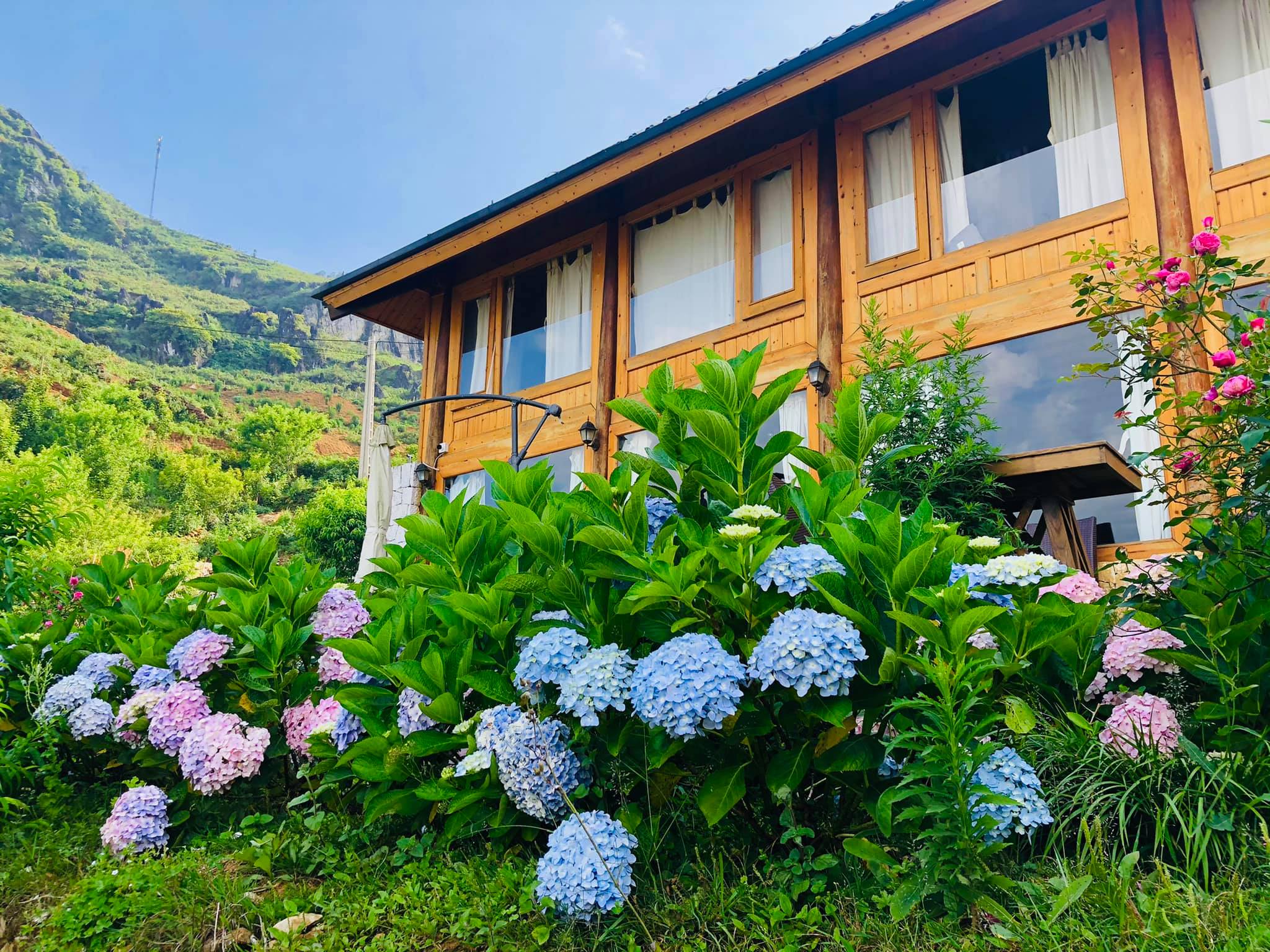 Rock Garden Sapa Homestay được xây dựng với phong cách thiết kế lấy cảm hứng từ kiến trúc truyền thống của người dân bản địa.