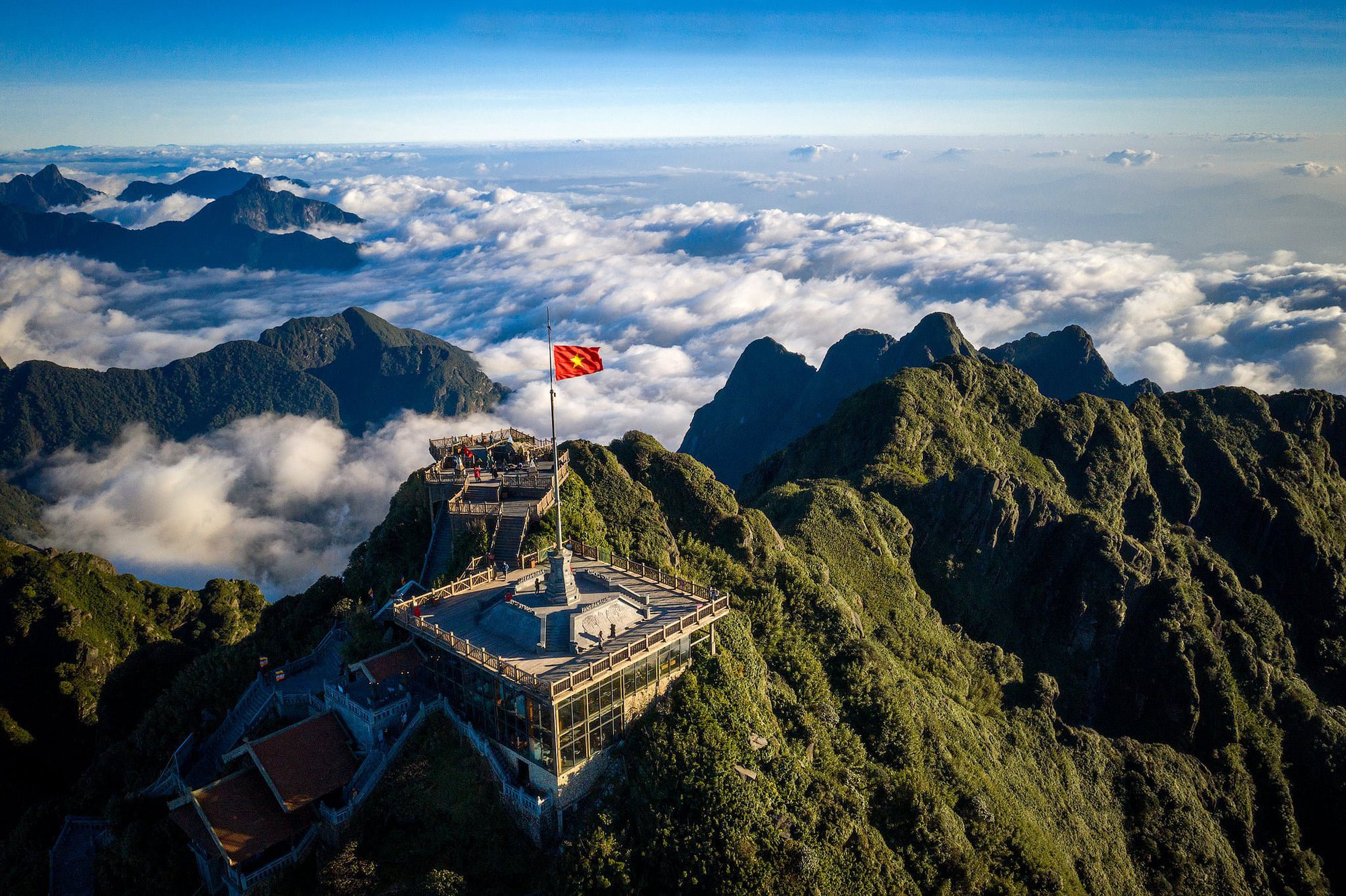 Du khách di chuyển đến Sa Pa qua cao tốc Hà Nội – Lào Cai.&nbsp;